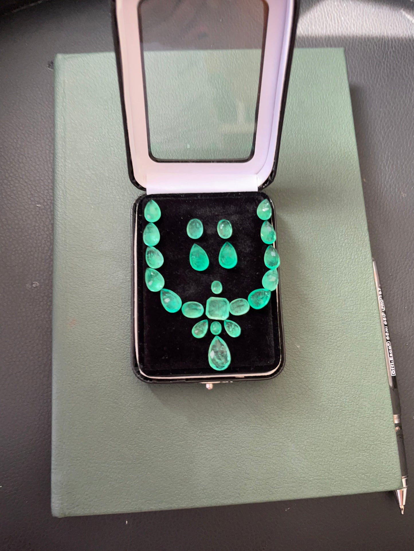 Sets de Esmeraldas Sueltas AAA