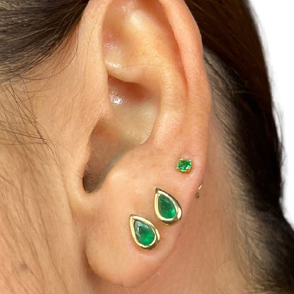 Aretes corte lagrima con esmeralda